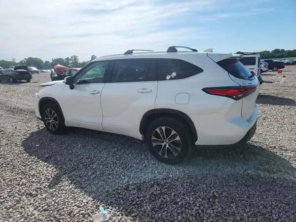 5TDHZRAH9LS512617 2020 TOYOTA HIGHLANDER - Image 2