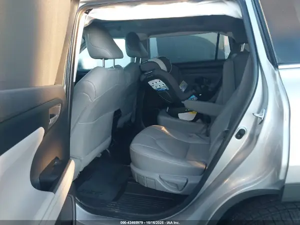 5TDHZRAH9NS133927 2022 TOYOTA HIGHLANDER - Image 8