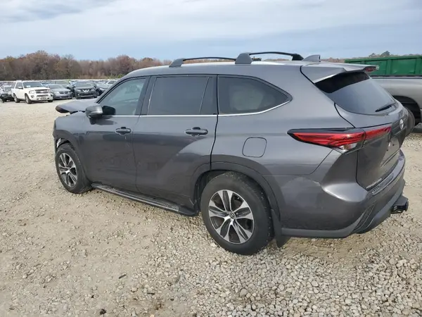 5TDHZRAH9NS549167 2022 TOYOTA HIGHLANDER - Image 2