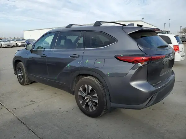 5TDHZRAHXMS034256 2021 TOYOTA HIGHLANDER - Image 2