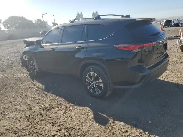 5TDHZRAHXMS047878 2021 TOYOTA HIGHLANDER - Image 2