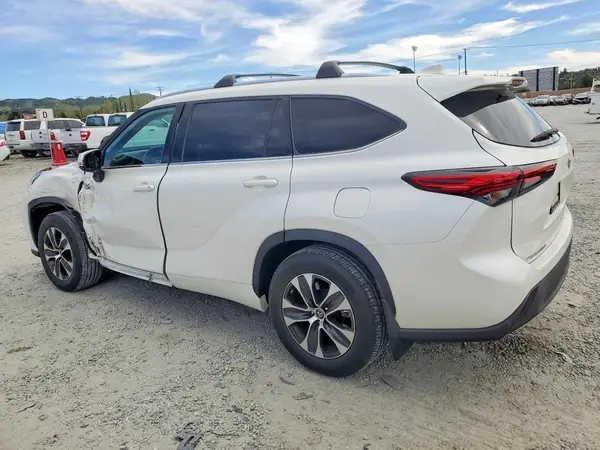 5TDHZRAHXMS527483 2021 TOYOTA HIGHLANDER - Image 2