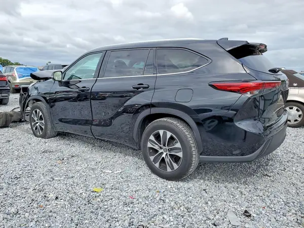 5TDHZRAHXNS101598 2022 TOYOTA HIGHLANDER - Image 2