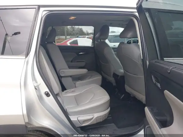 5TDHZRAHXNS125478 2022 TOYOTA HIGHLANDER - Image 8