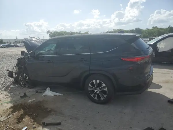 5TDHZRAHXNS554247 2022 TOYOTA HIGHLANDER - Image 2