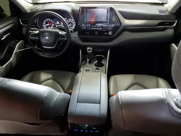 5TDHZRAHXNS558699 2022 TOYOTA HIGHLANDER - Image 8