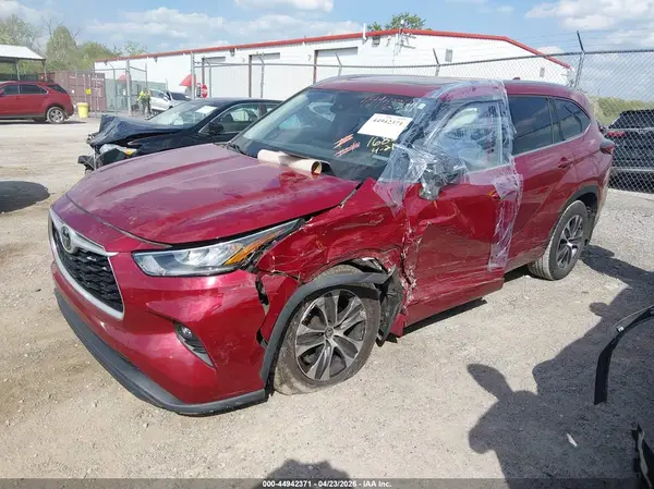 5TDHZRBH0LS031685 2020 TOYOTA HIGHLANDER - Image 2