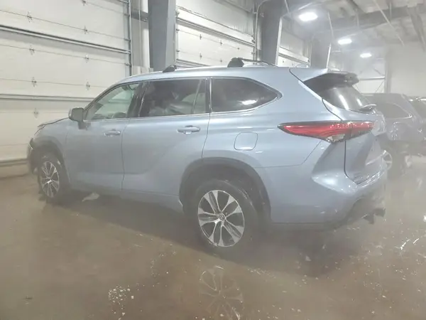 5TDHZRBH0LS038376 2020 TOYOTA HIGHLANDER - Image 2