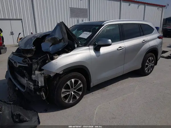 5TDHZRBH0LS054271 2020 TOYOTA HIGHLANDER - Image 2