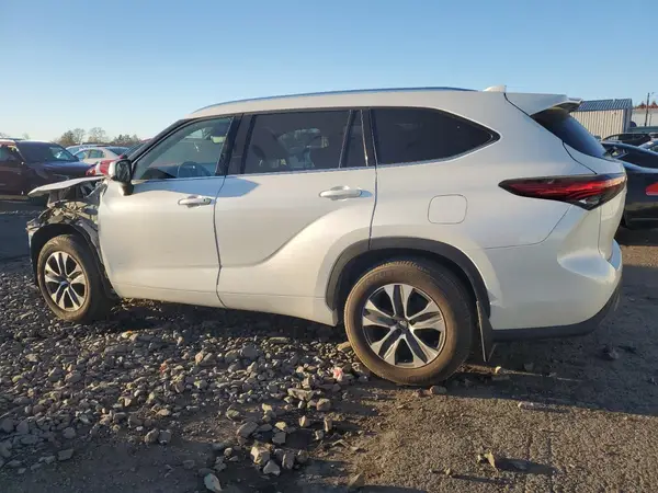 5TDHZRBH0LS510057 2020 TOYOTA HIGHLANDER - Image 2