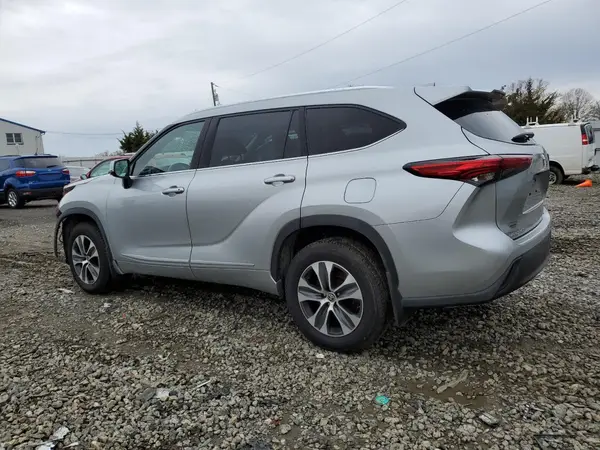 5TDHZRBH0MS072027 2021 TOYOTA HIGHLANDER - Image 2