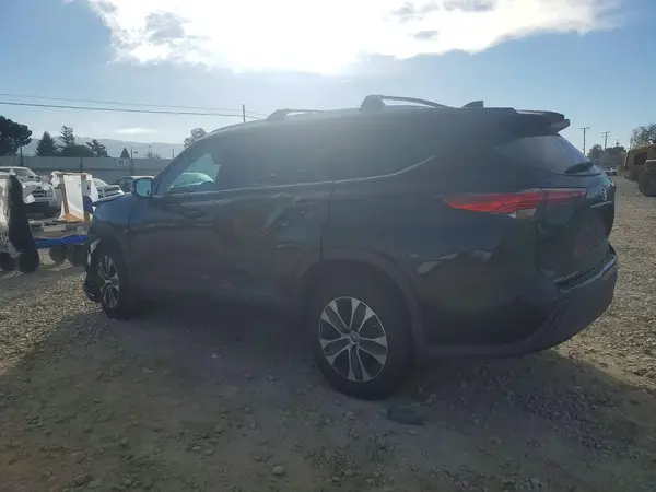 5TDHZRBH0MS097252 2021 TOYOTA HIGHLANDER - Image 2