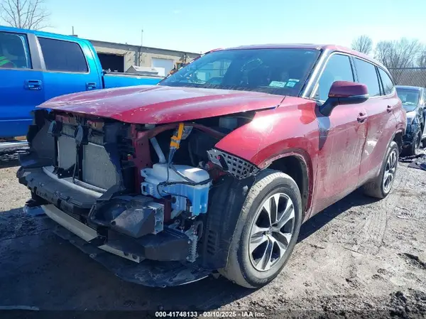 5TDHZRBH0MS114776 2021 TOYOTA HIGHLANDER - Image 2