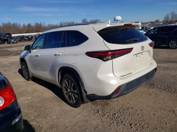 5TDHZRBH0MS115278 2021 TOYOTA HIGHLANDER - Image 2