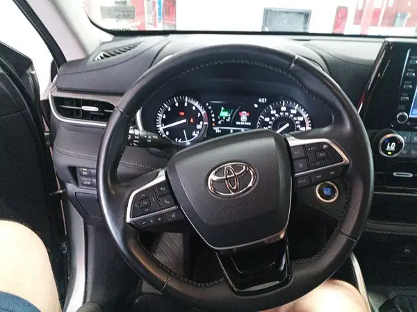 5TDHZRBH0MS155702 2021 TOYOTA HIGHLANDER - Image 1