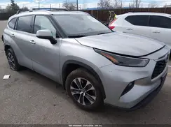 5TDHZRBH0NS245692 2022 TOYOTA HIGHLANDER