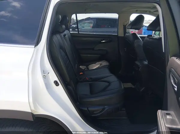 5TDHZRBH0NS567734 2022 TOYOTA HIGHLANDER - Image 8