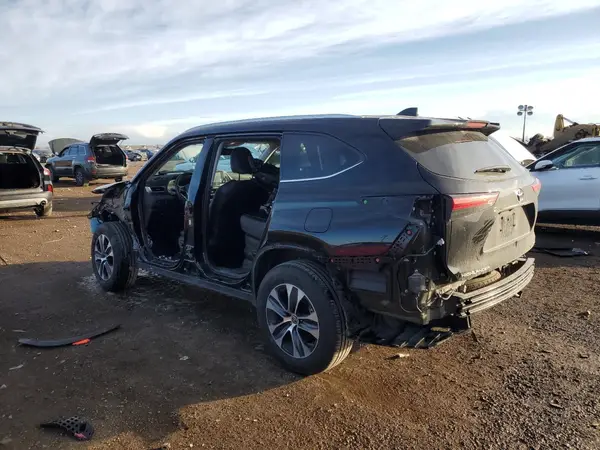 5TDHZRBH0NS577972 2022 TOYOTA HIGHLANDER - Image 2