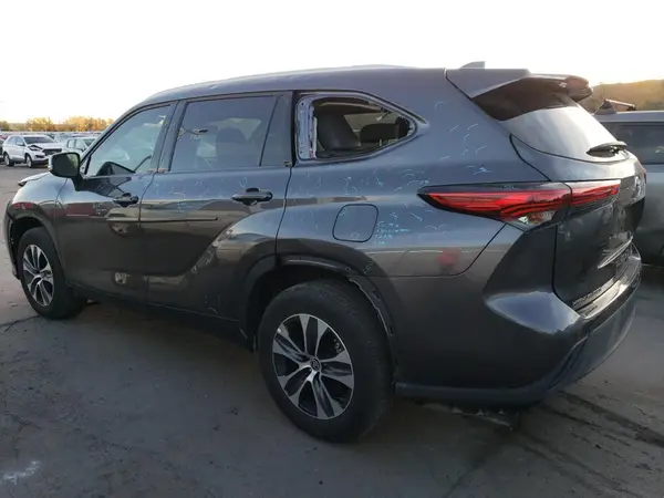 5TDHZRBH0NS579432 2022 TOYOTA HIGHLANDER - Image 2