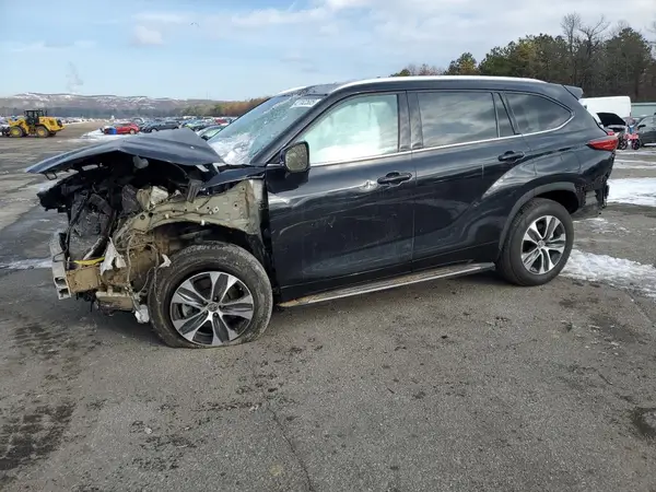 5TDHZRBH0NS583349 2022 TOYOTA HIGHLANDER - Image 1