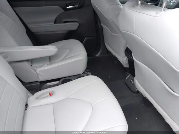 5TDHZRBH1LS024941 2020 TOYOTA HIGHLANDER - Image 8