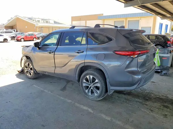 5TDHZRBH1LS030318 2020 TOYOTA HIGHLANDER - Image 2