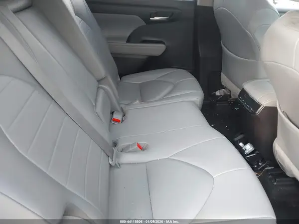 5TDHZRBH1LS506776 2020 TOYOTA HIGHLANDER - Image 8