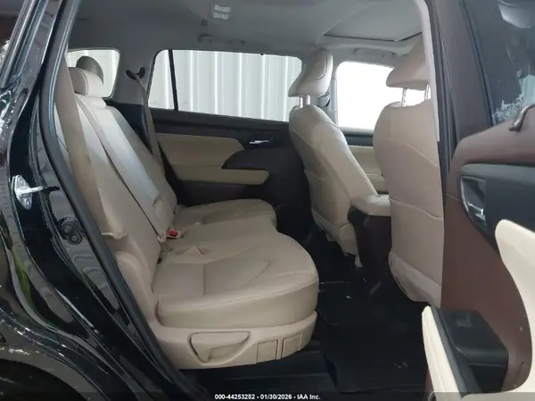 5TDHZRBH1MS067578 2021 TOYOTA HIGHLANDER - Image 8