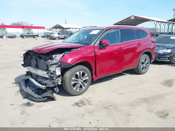 5TDHZRBH1MS090486 2021 TOYOTA HIGHLANDER - Image 2