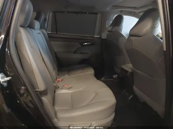 5TDHZRBH1MS106203 2021 TOYOTA HIGHLANDER - Image 8