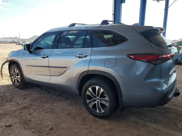 5TDHZRBH1MS150749 2021 TOYOTA HIGHLANDER - Image 2