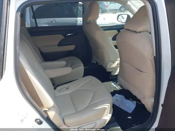 5TDHZRBH1MS538161 2021 TOYOTA HIGHLANDER - Image 8