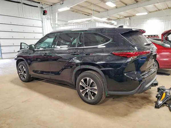 5TDHZRBH1MS540783 2021 TOYOTA HIGHLANDER - Image 2