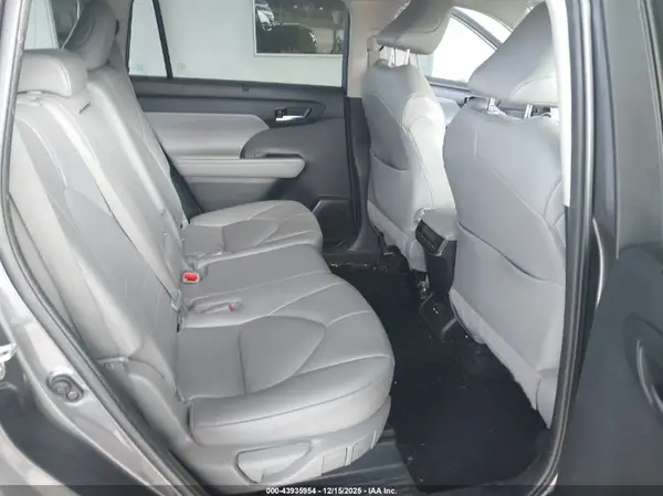 5TDHZRBH1MS557213 2021 TOYOTA HIGHLANDER - Image 8