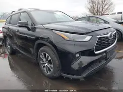 5TDHZRBH1NS178018 2022 TOYOTA HIGHLANDER