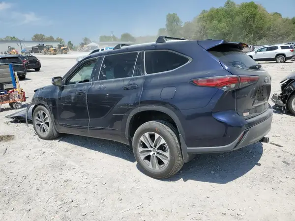 5TDHZRBH1NS234913 2022 TOYOTA HIGHLANDER - Image 2