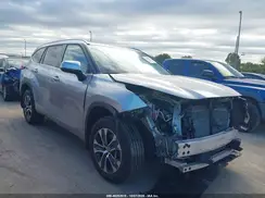 5TDHZRBH1NS243742 2022 TOYOTA HIGHLANDER