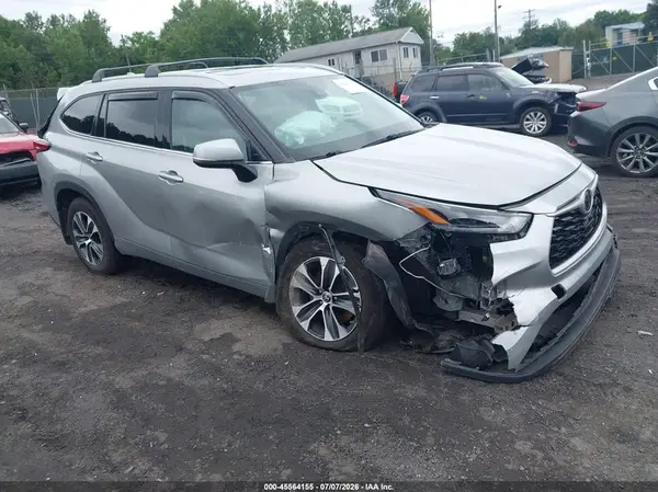 5TDHZRBH1NS569119 2022 TOYOTA HIGHLANDER - Image 1