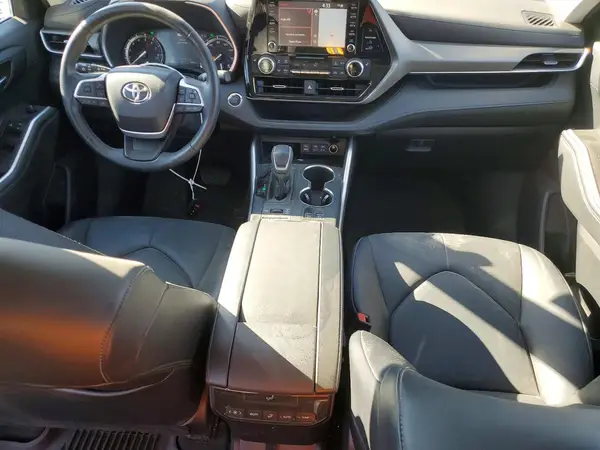 5TDHZRBH1NS582825 2022 TOYOTA HIGHLANDER - Image 8