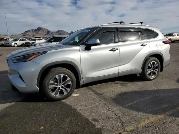 5TDHZRBH1NS586955 2022 TOYOTA HIGHLANDER - Image 1