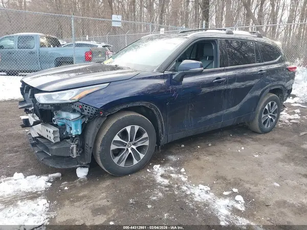 5TDHZRBH2LS048620 2020 TOYOTA HIGHLANDER - Image 2