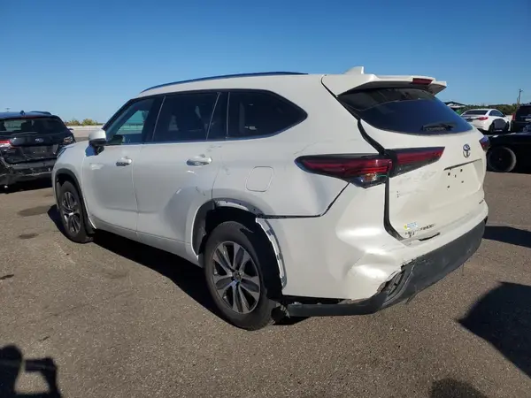5TDHZRBH2MS058307 2021 TOYOTA HIGHLANDER - Image 2