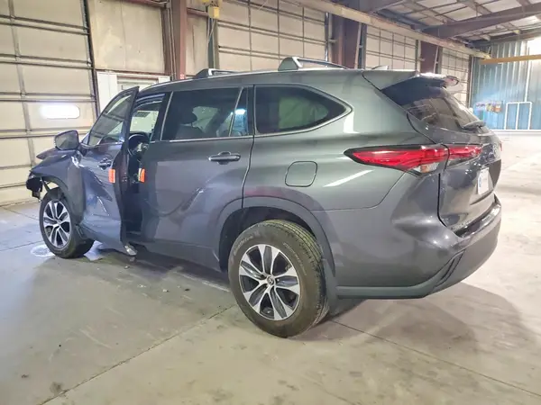 5TDHZRBH2MS065189 2021 TOYOTA HIGHLANDER - Image 2