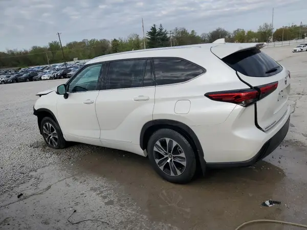 5TDHZRBH2MS075088 2021 TOYOTA HIGHLANDER - Image 2