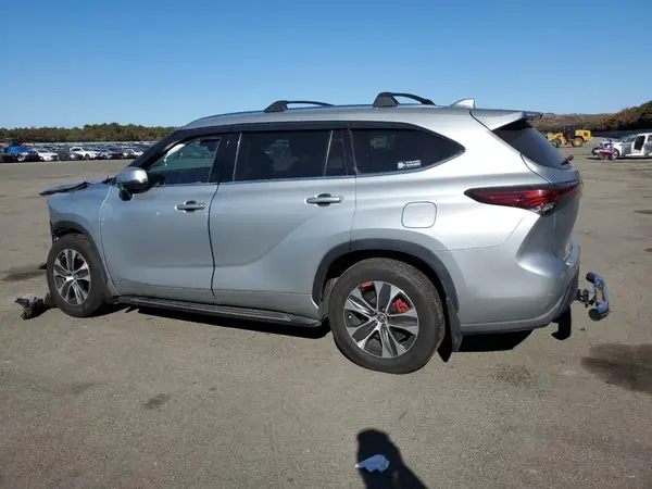 5TDHZRBH2MS084101 2021 TOYOTA HIGHLANDER - Image 2