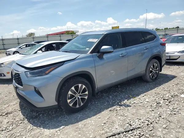 5TDHZRBH2MS090349 2021 TOYOTA HIGHLANDER - Image 1