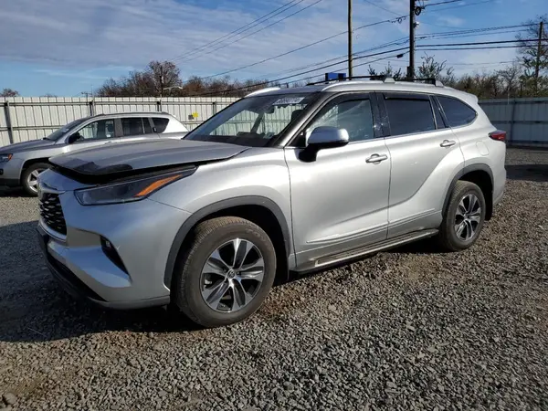 5TDHZRBH2MS114830 2021 TOYOTA HIGHLANDER - Image 1