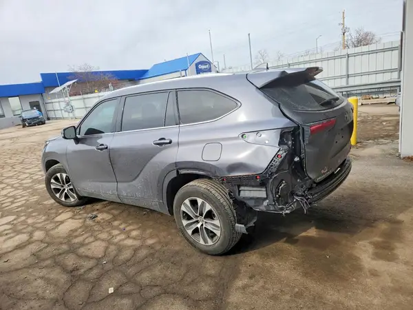 5TDHZRBH2MS158925 2021 TOYOTA HIGHLANDER - Image 2
