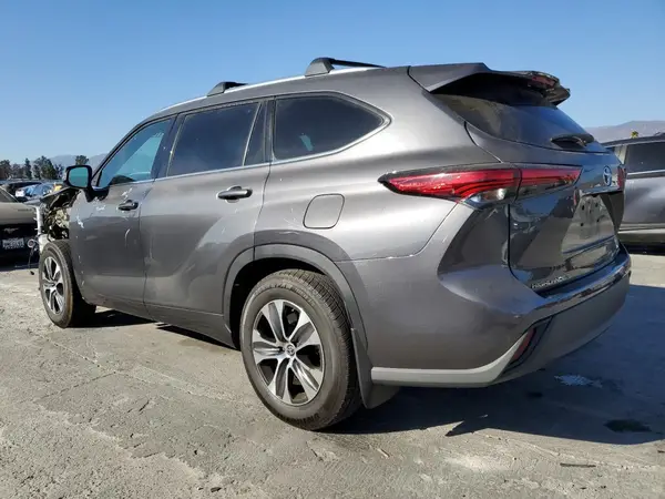 5TDHZRBH2MS531851 2021 TOYOTA HIGHLANDER - Image 2