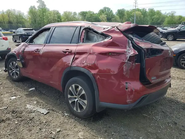 5TDHZRBH2MS535396 2021 TOYOTA HIGHLANDER - Image 2